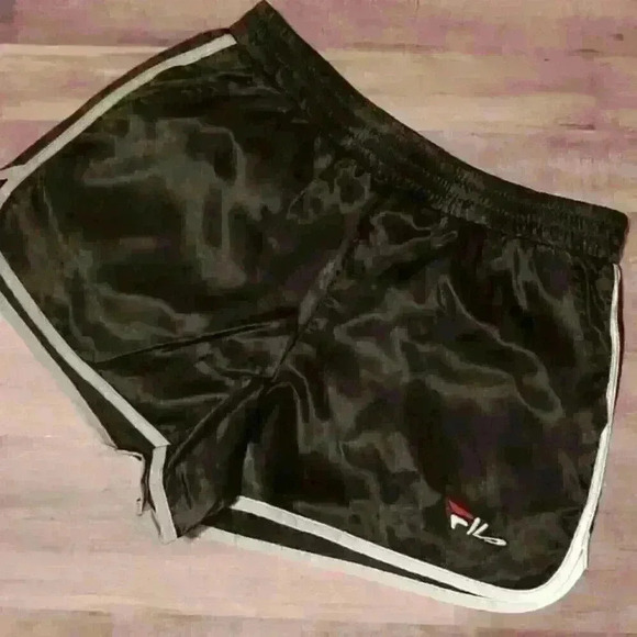 NWOT Fila Retro 90's Shorts - Picture 5 of 7
